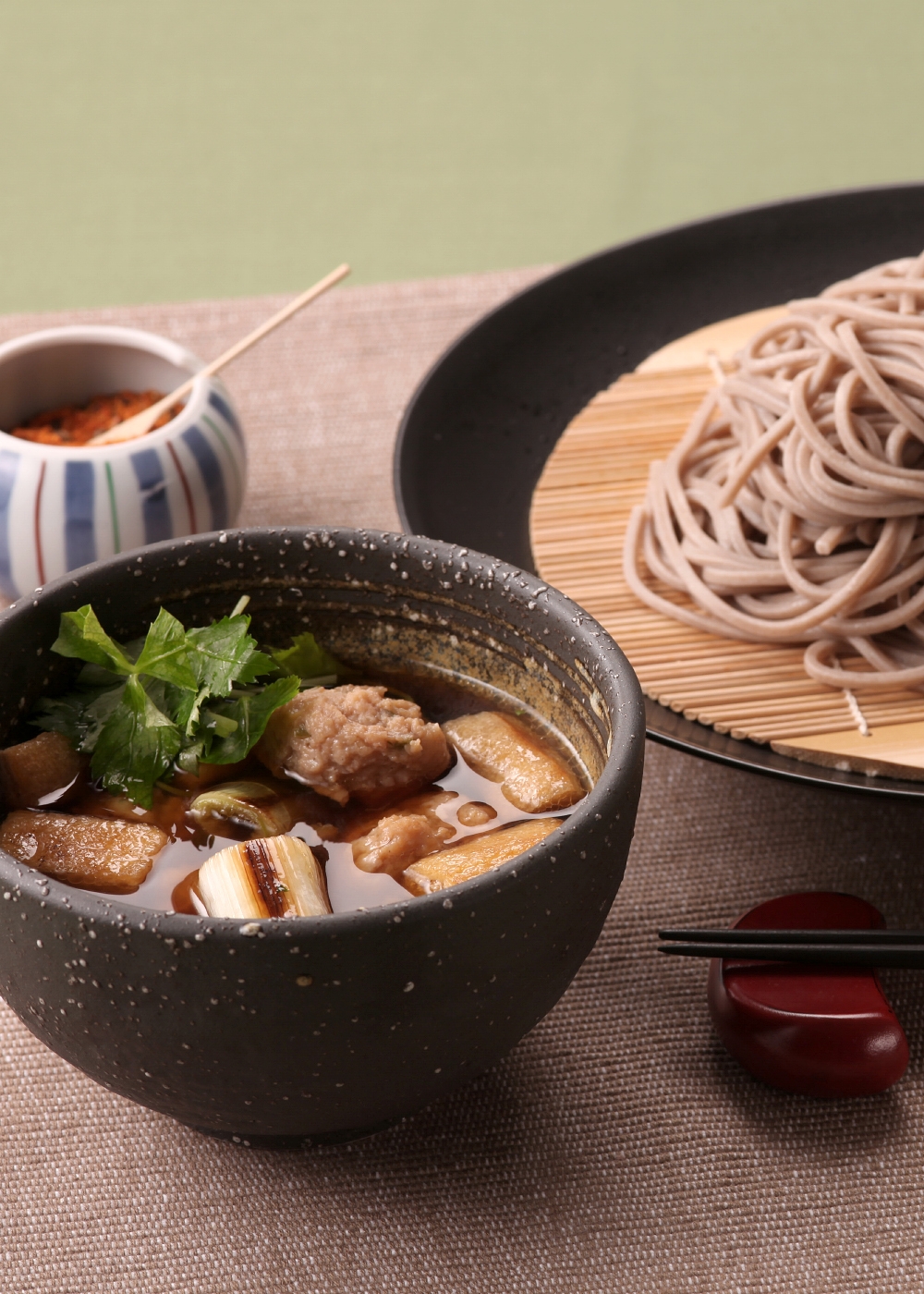 ふんわり鶏つくねのつけ蕎麦