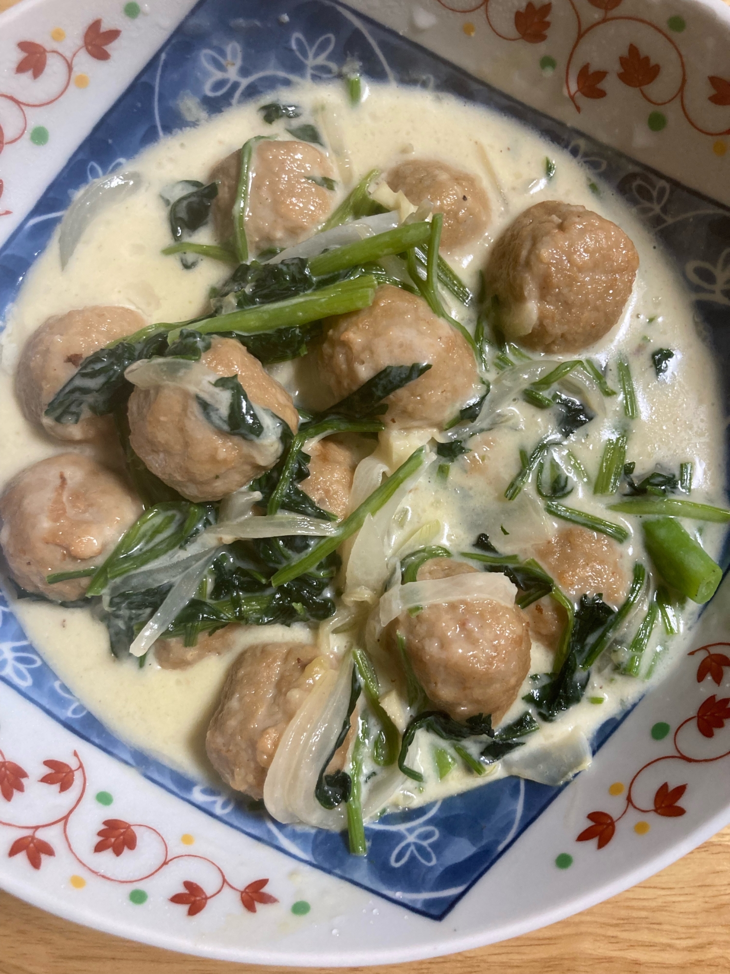 生クリーム不要!肉団子とほうれん草のクリーム煮