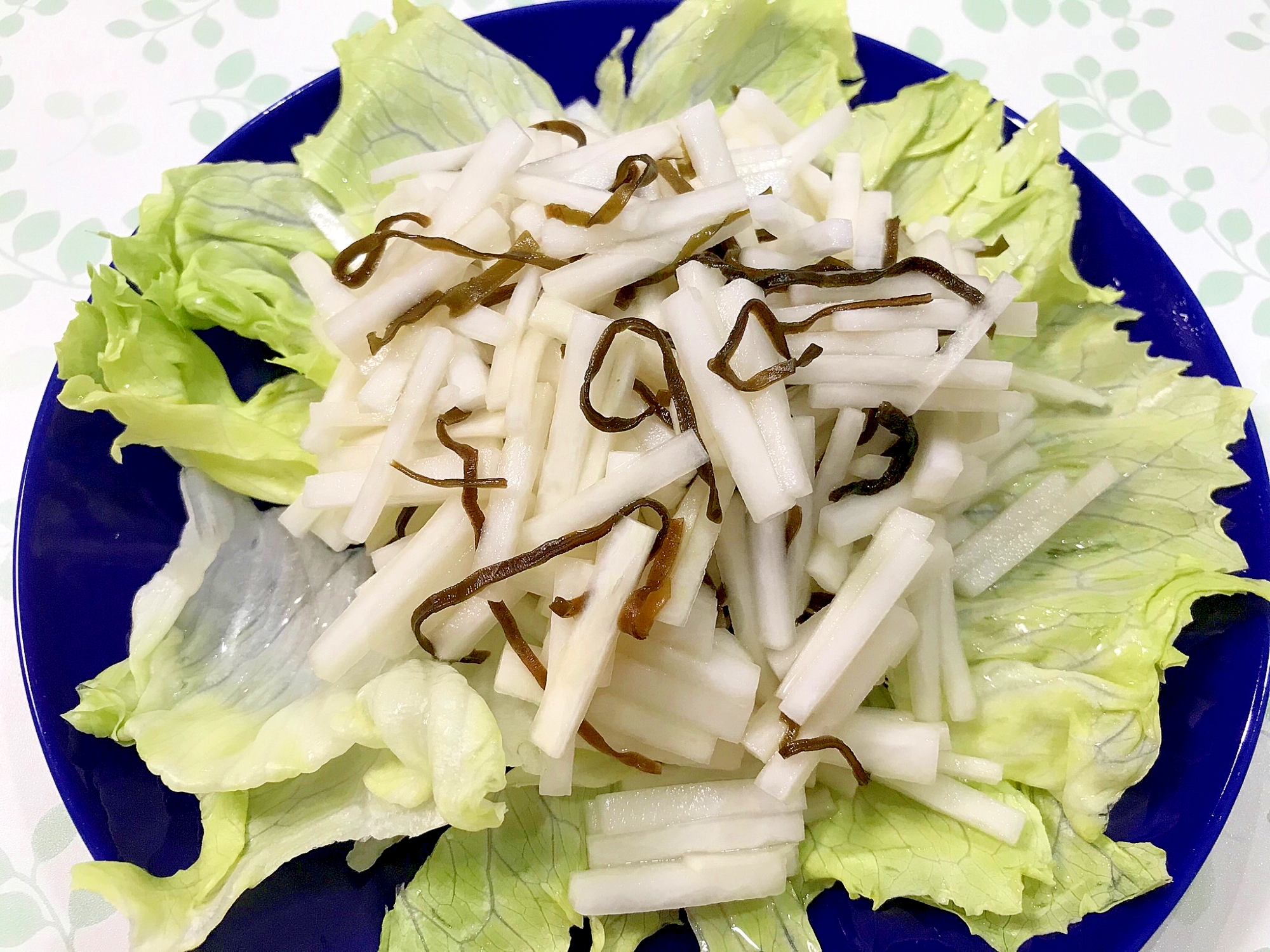 大根と塩昆布のレモンサラダ