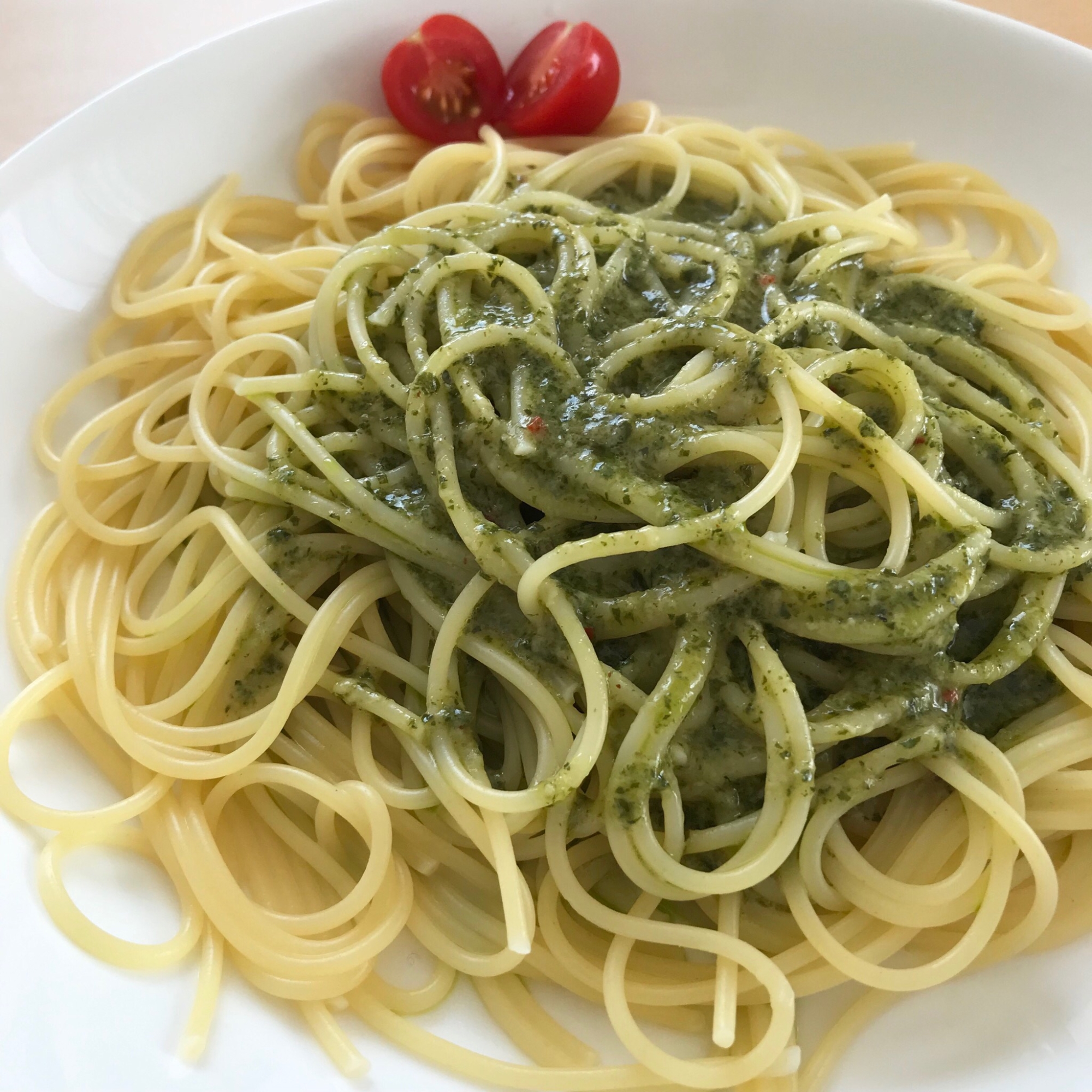 簡単ランチ☆バジルとにんにくのパスタ