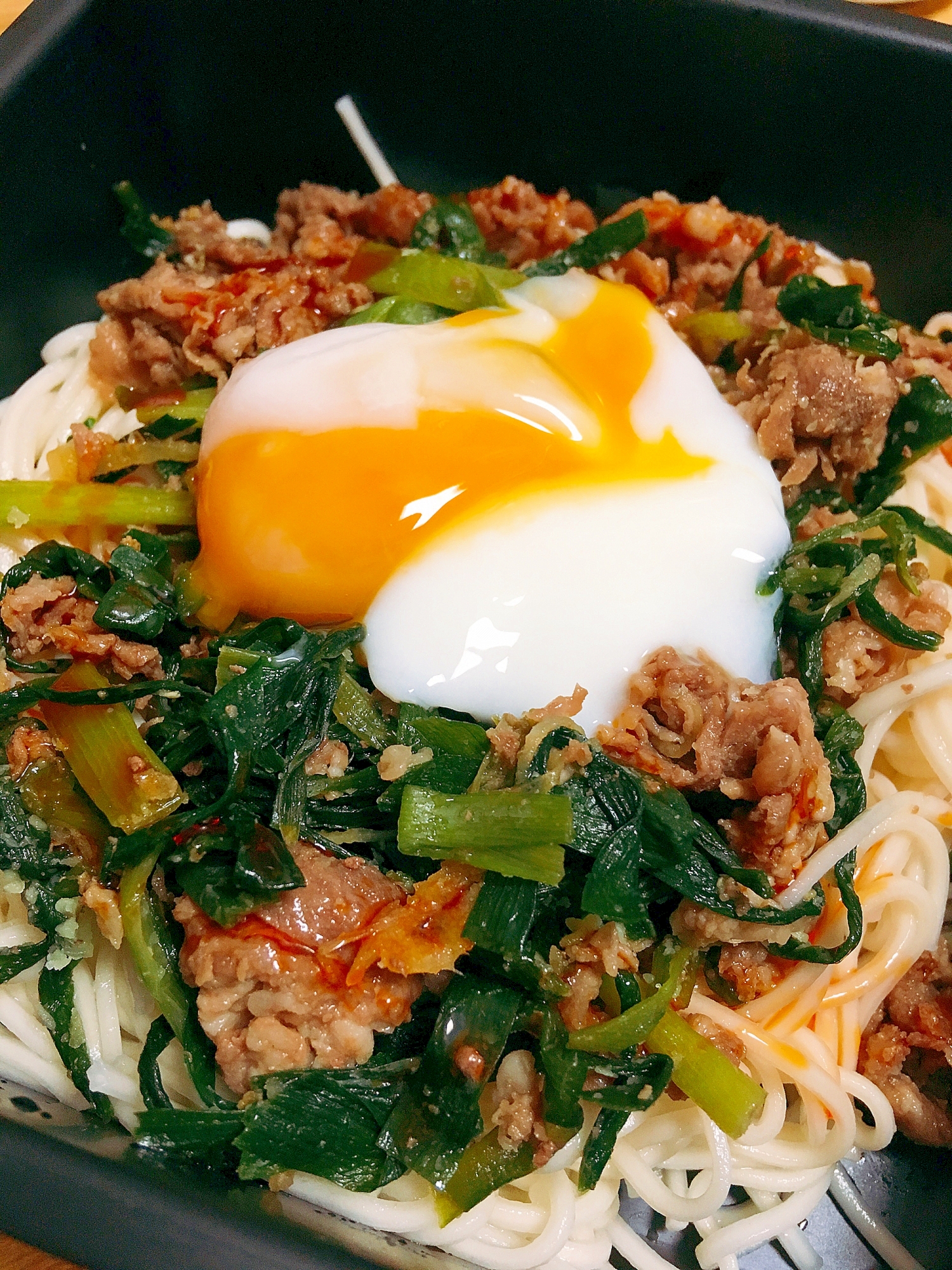 絡めて美味しい☆牛とニラのシビカラ麺