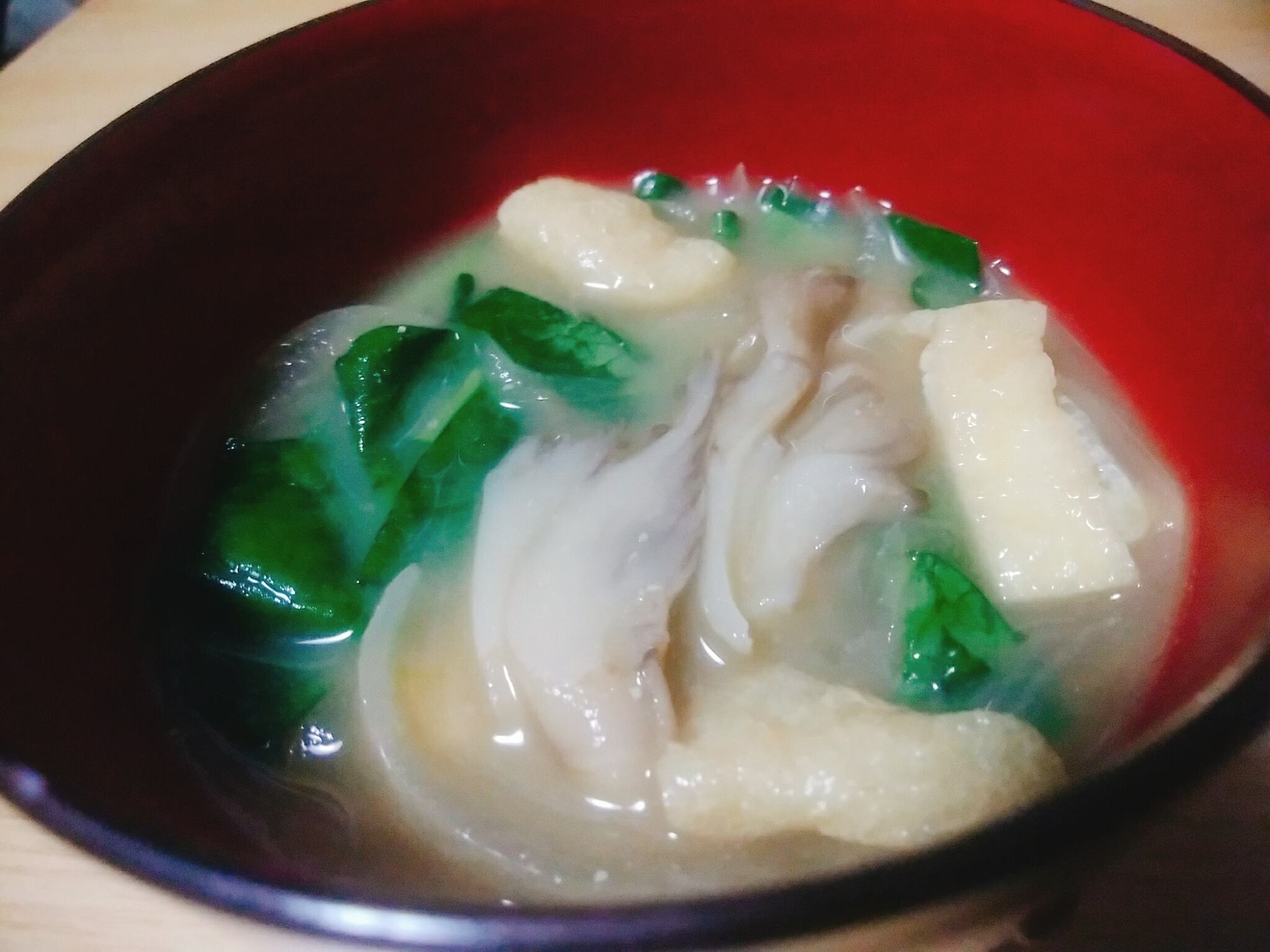 ちぢみ菜と舞茸の味噌汁