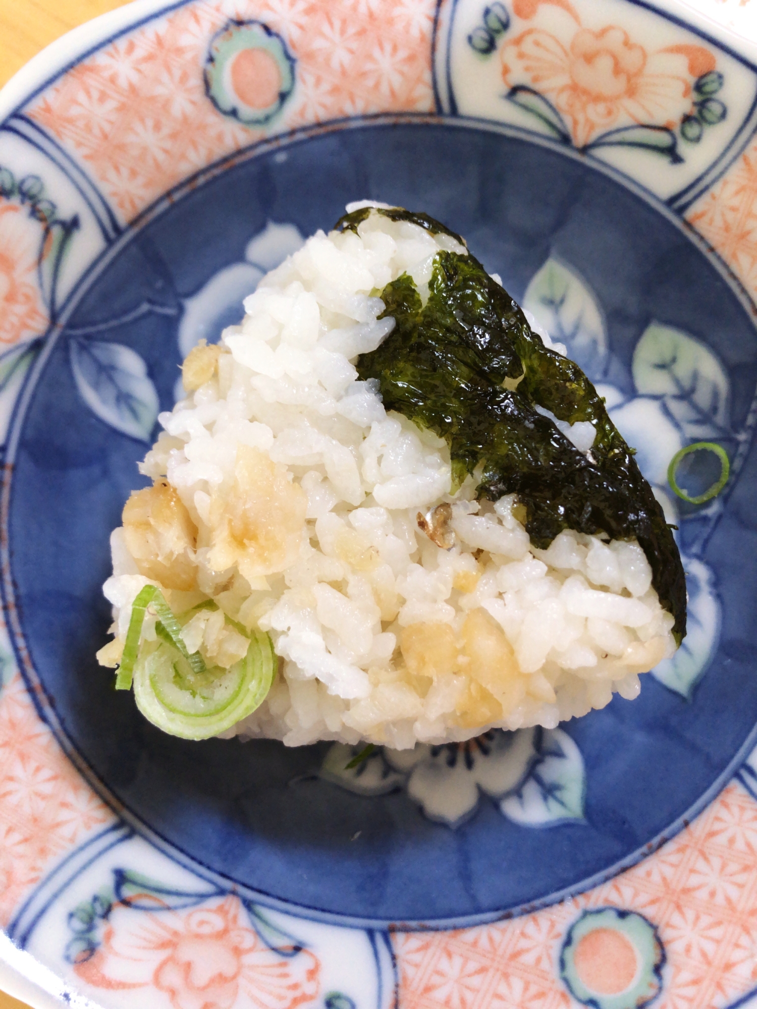 鯖ご飯と韓国海苔のおにぎり