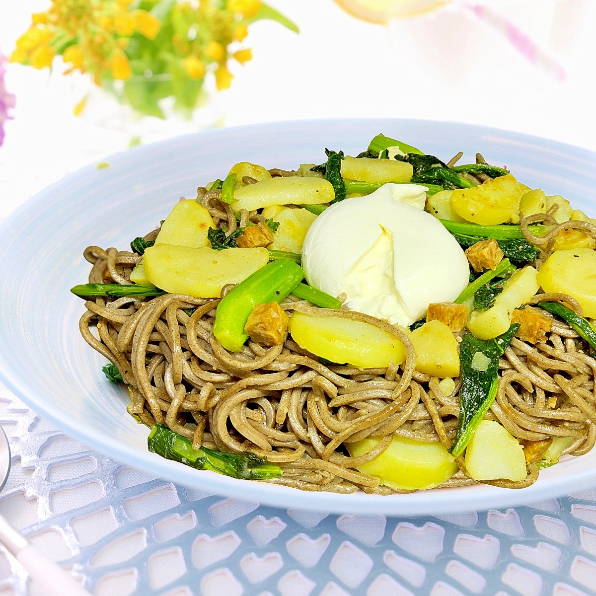 出来損ないの謎肉がベーコンに変身⁉️国産チーズ蕎麦