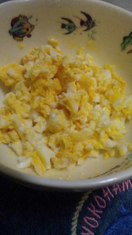 ゆで卵は時間かかるけど、これなら簡単！
時短でうまくできるしいろいろ使えそう。