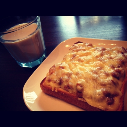 朝食に◎
納豆とマヨでは作ってたんですが、チーズも美味しい！
これからはチーズたっぷりかけてチンします(o^∇^o)
美味しかったー！！！