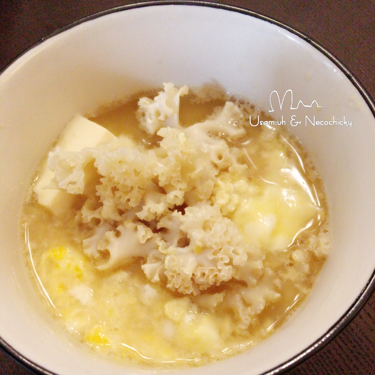 花びら茸と卵と豆腐のすまし汁