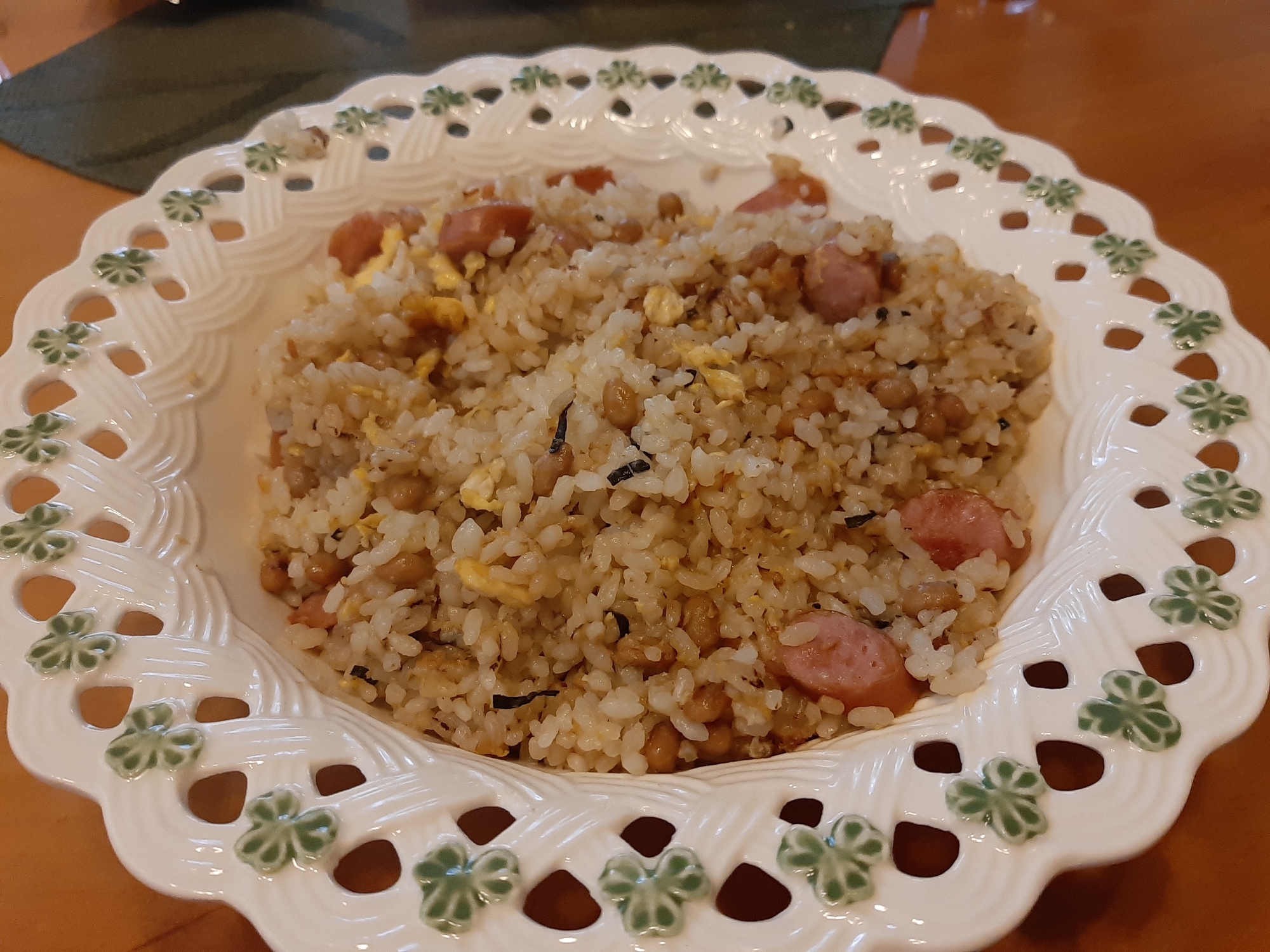 お茶漬けの素で作る納豆チャーハン