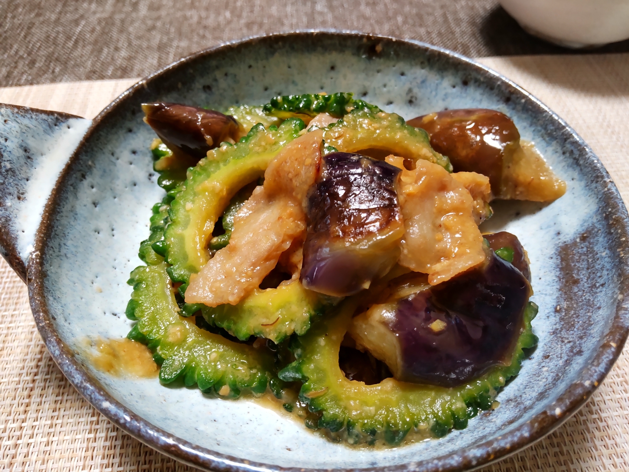 10分で!　葱姜醤でゴーヤと茄子味噌炒め