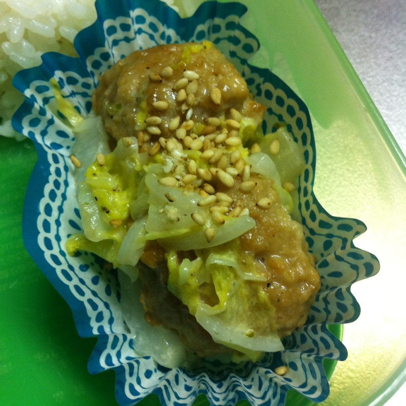 お弁当に♪白菜と肉団子の柚子胡椒マヨ炒め