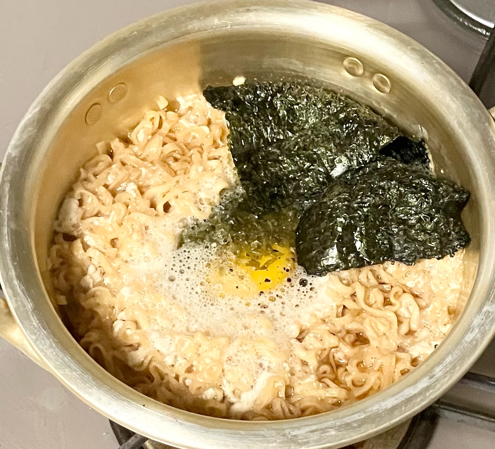 簡単☆卵と海苔入りチキンラーメン