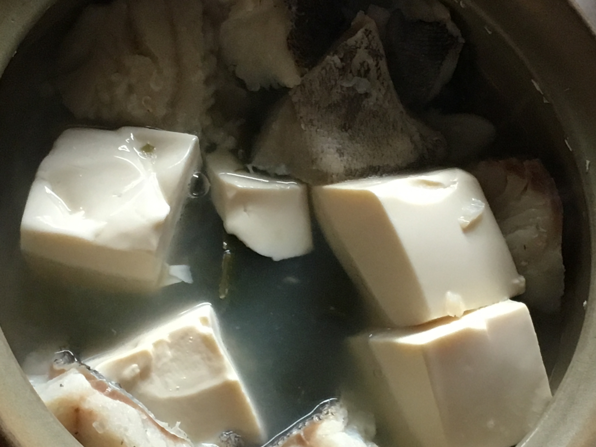 絹豆腐、たら、昆布の鍋