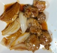 豚こま肉と玉ねぎの甘辛ソテー