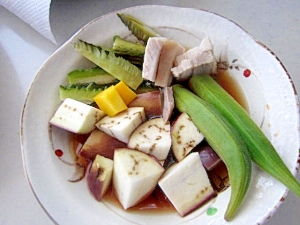 スーチカ（塩豚）野菜酢漬け