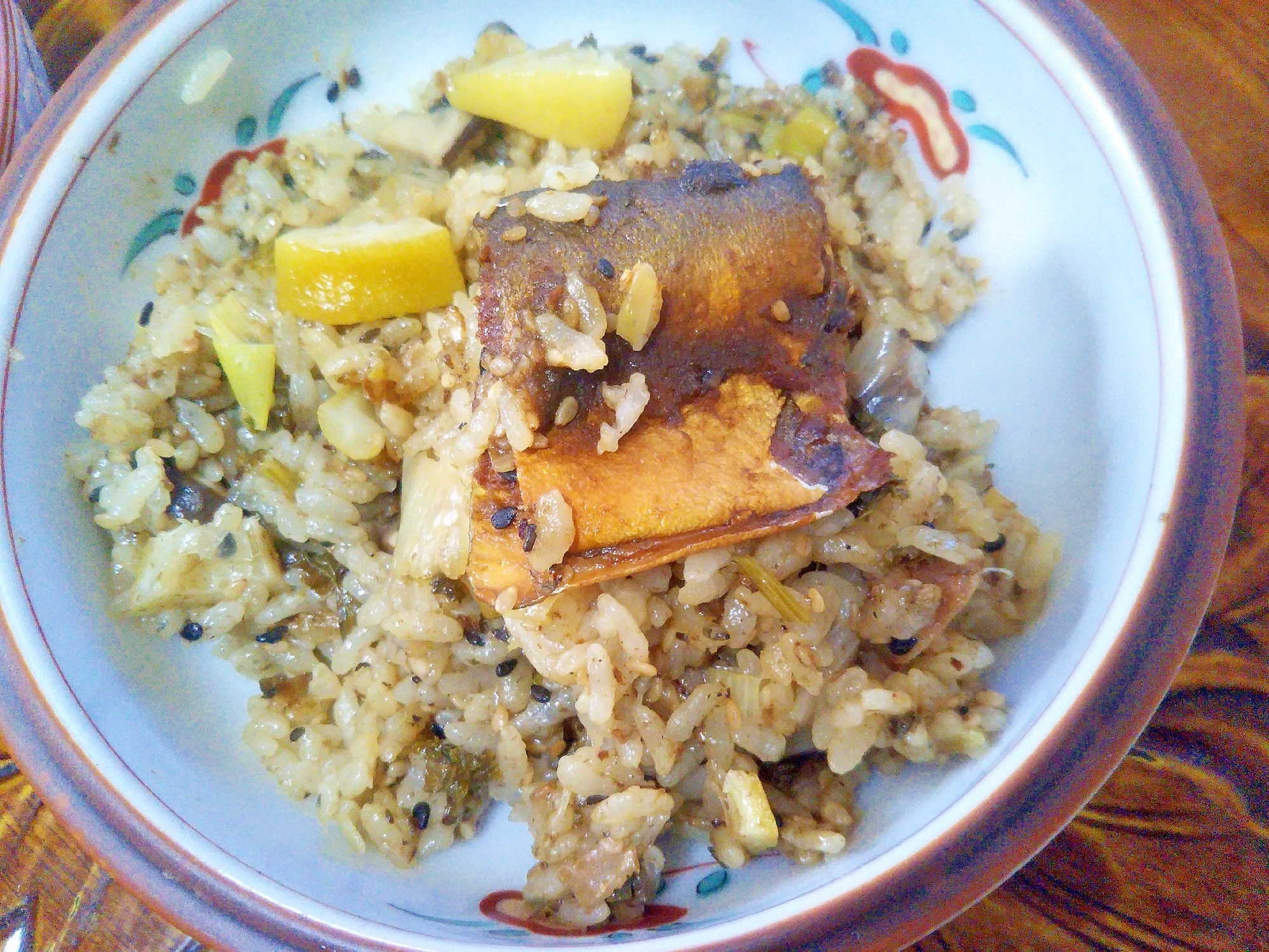 鮎レモン椎茸ねぎ胡麻パセリの炊き込みご飯