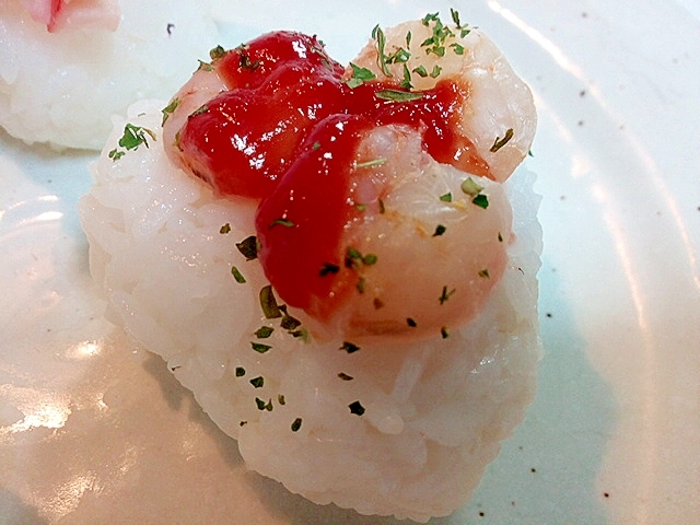 ケチャで　海老とパセリの焼きおにぎり