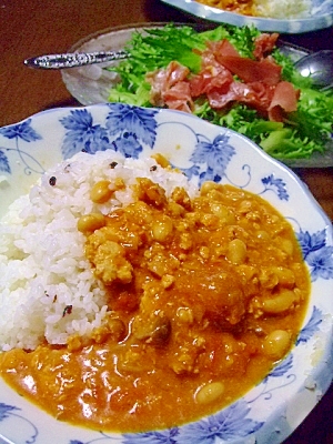 ココナッツ風味★キノコと大豆のトマトカレー