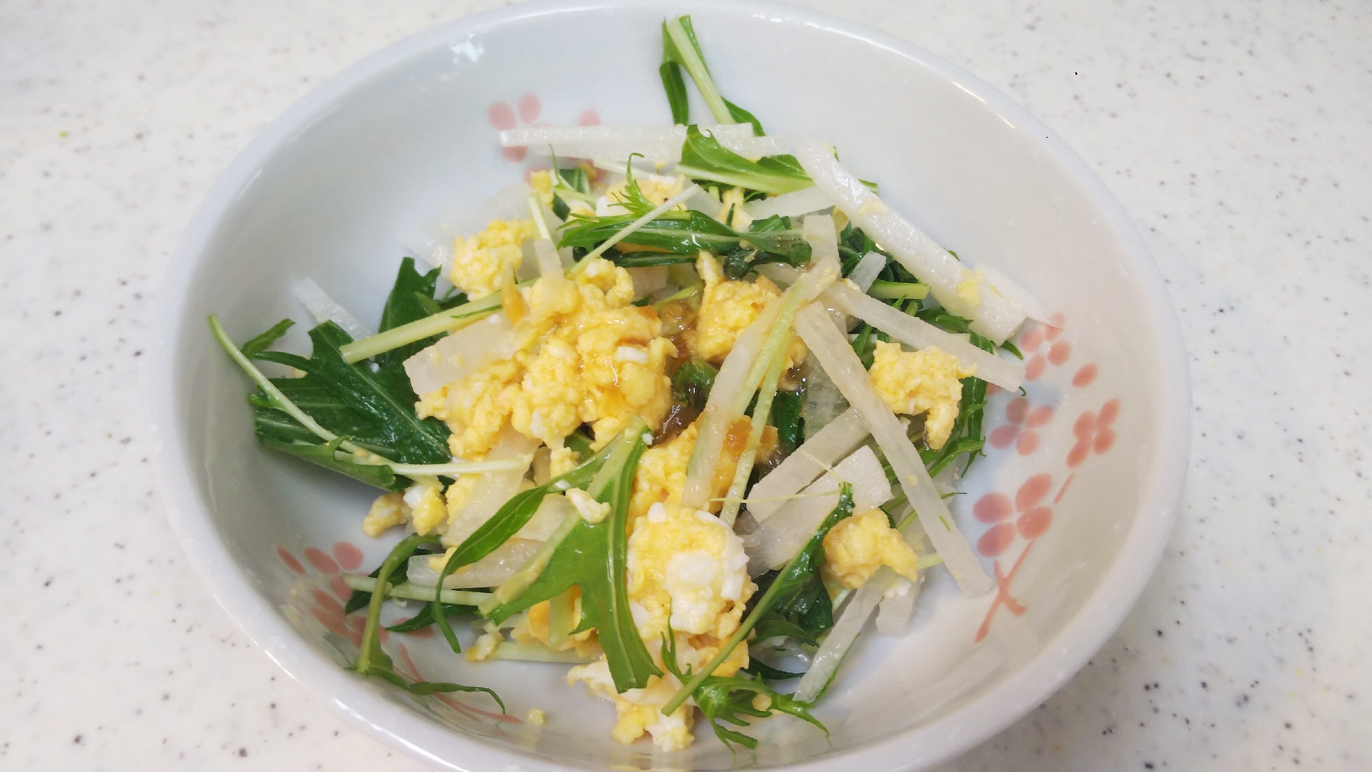 小えび炒り卵と大根・水菜のサラダ
