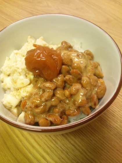 とうふ納豆丼