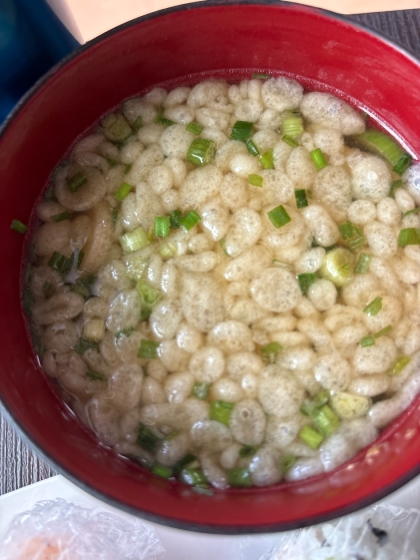 《白菜と天かすの味噌汁》