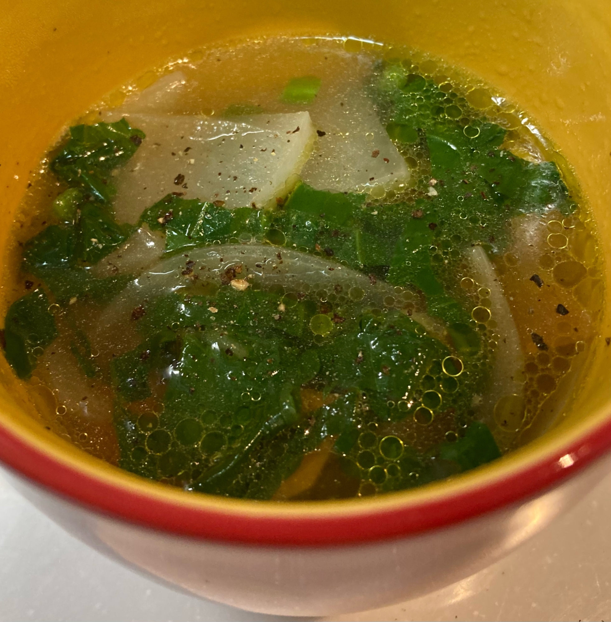 大根と人参、魚肉ソーセージのスープ