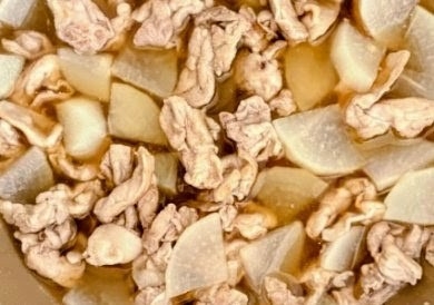 大根・干し椎茸・豚肉の　煮物
