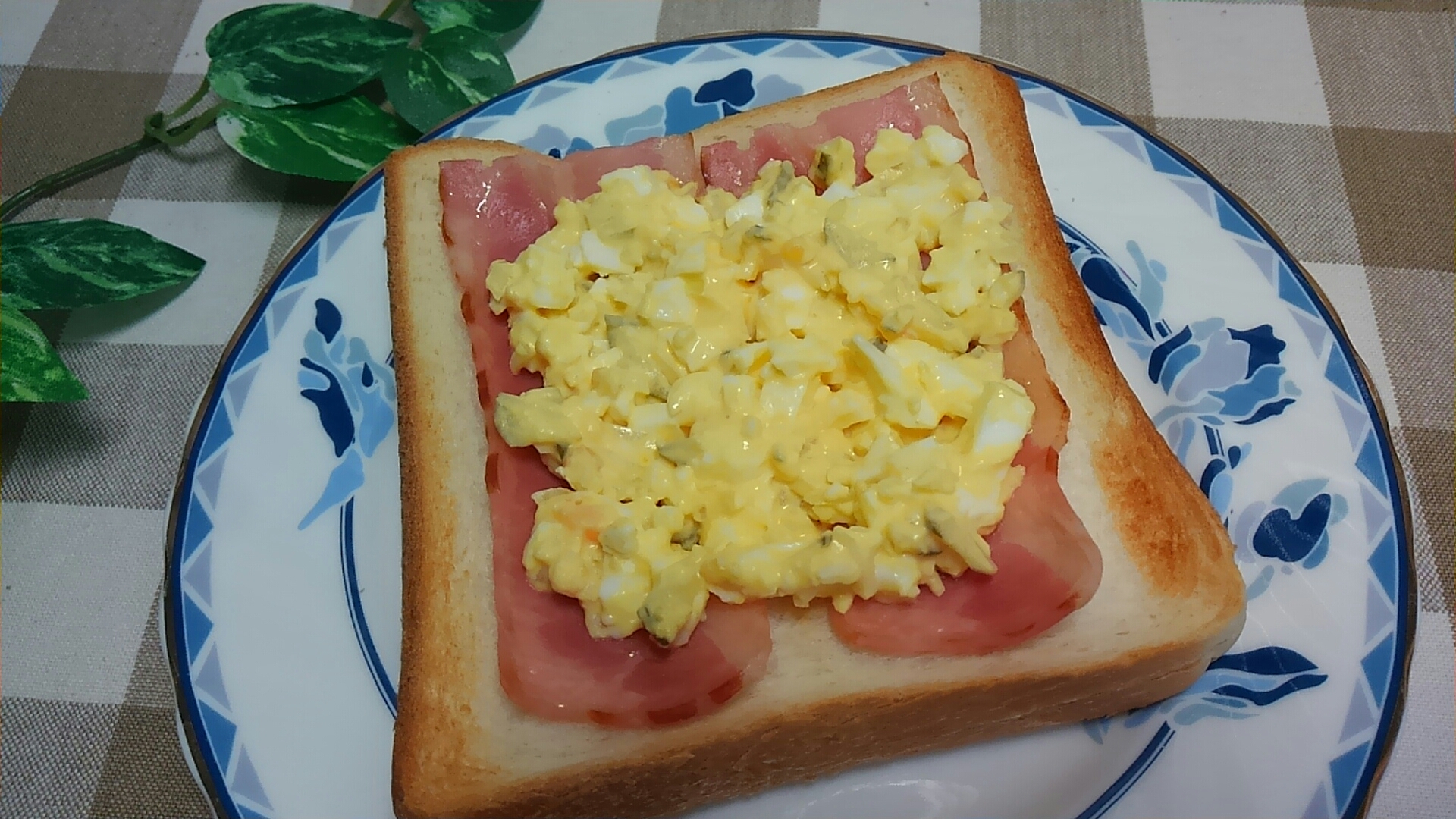 朝食に☆ベーコンとタルタルソースのトースト