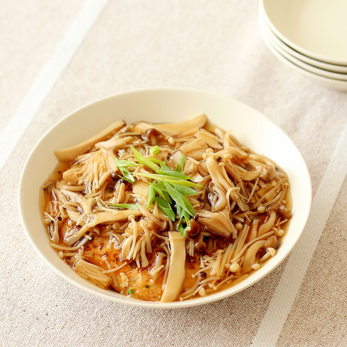 山芋のふわふわ焼き きのこあんかけ