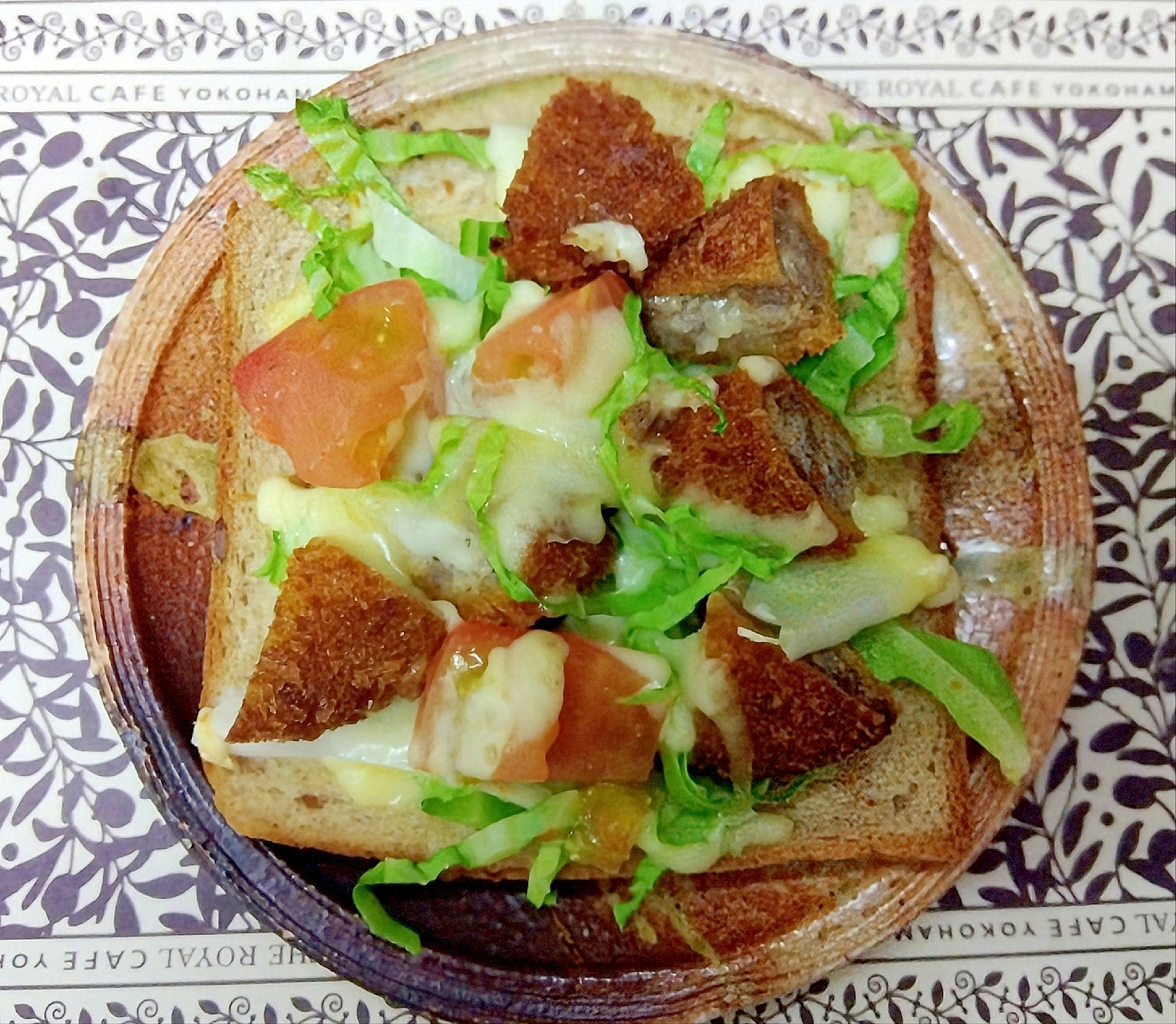 メンチカツピザトースト