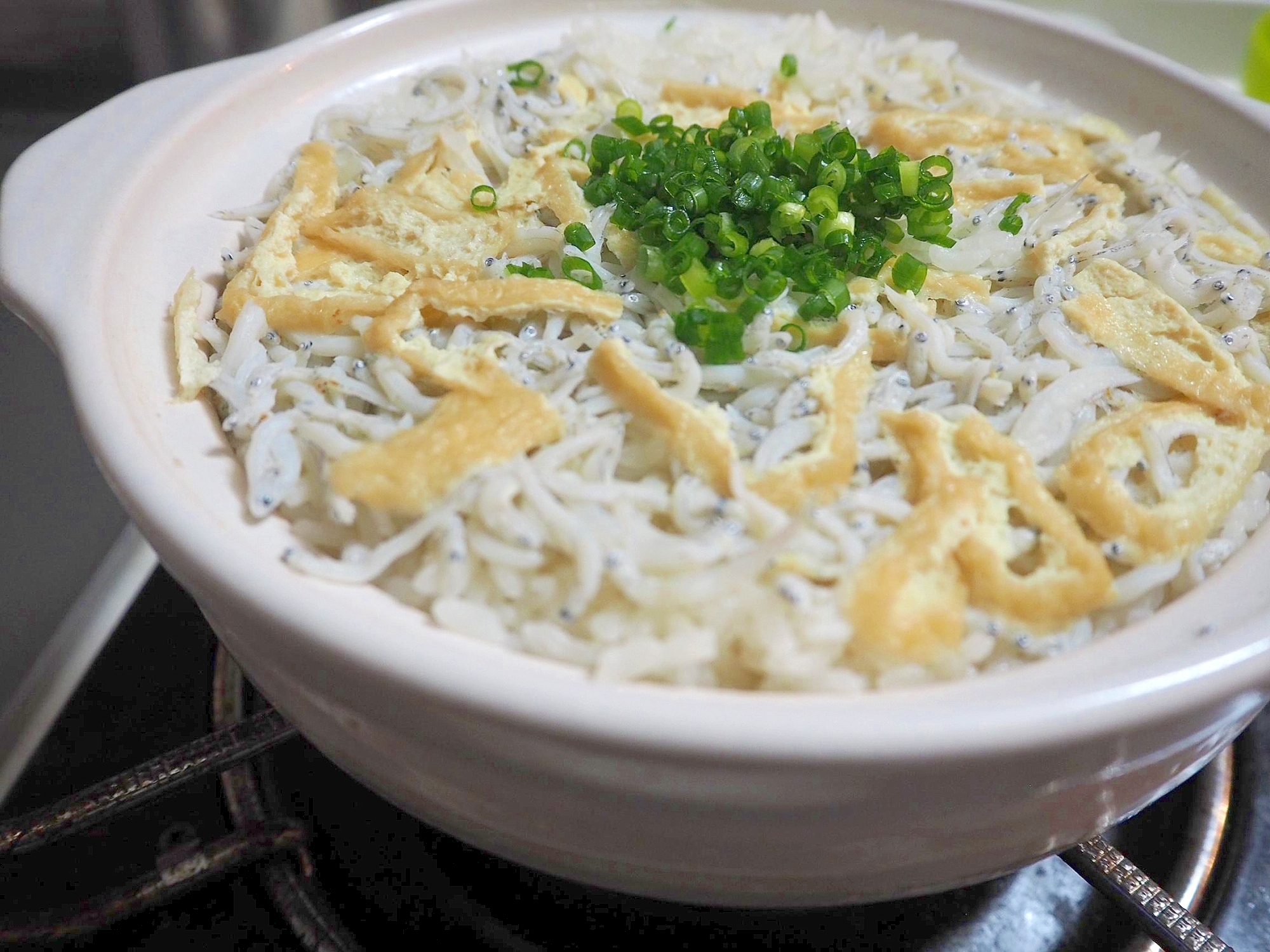 土鍋でしらすご飯