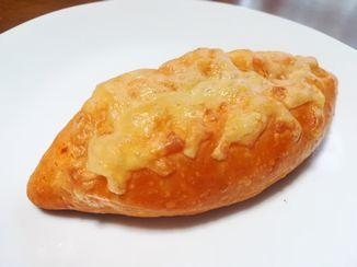 トマト風味のツナマヨパン
