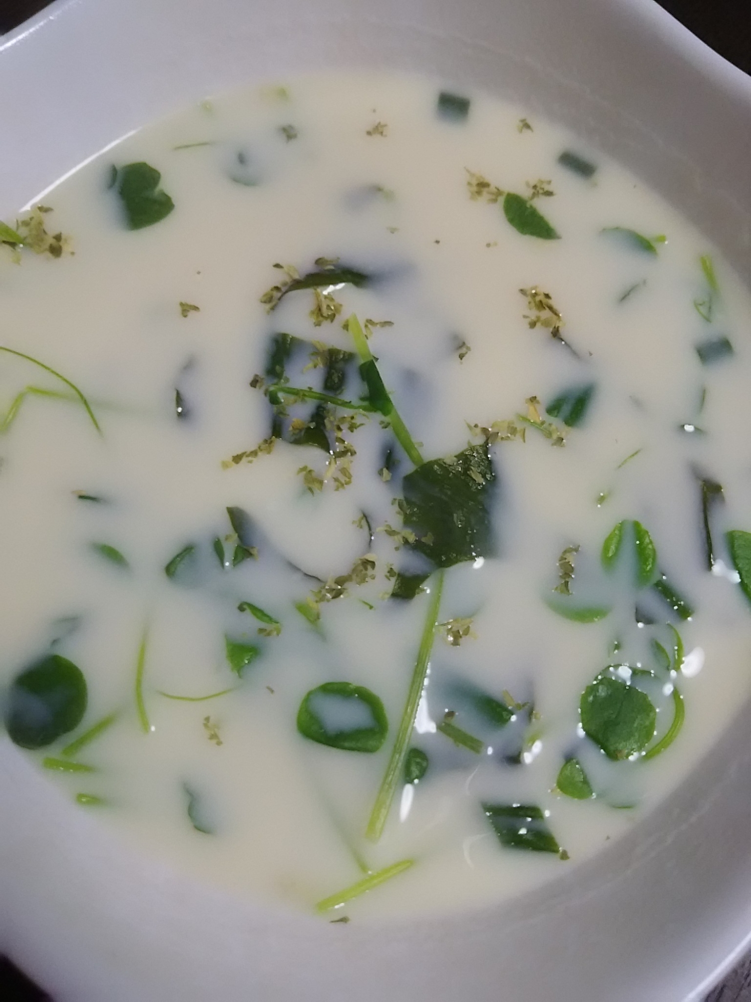豆苗とわかめの豆乳スープ(^^)