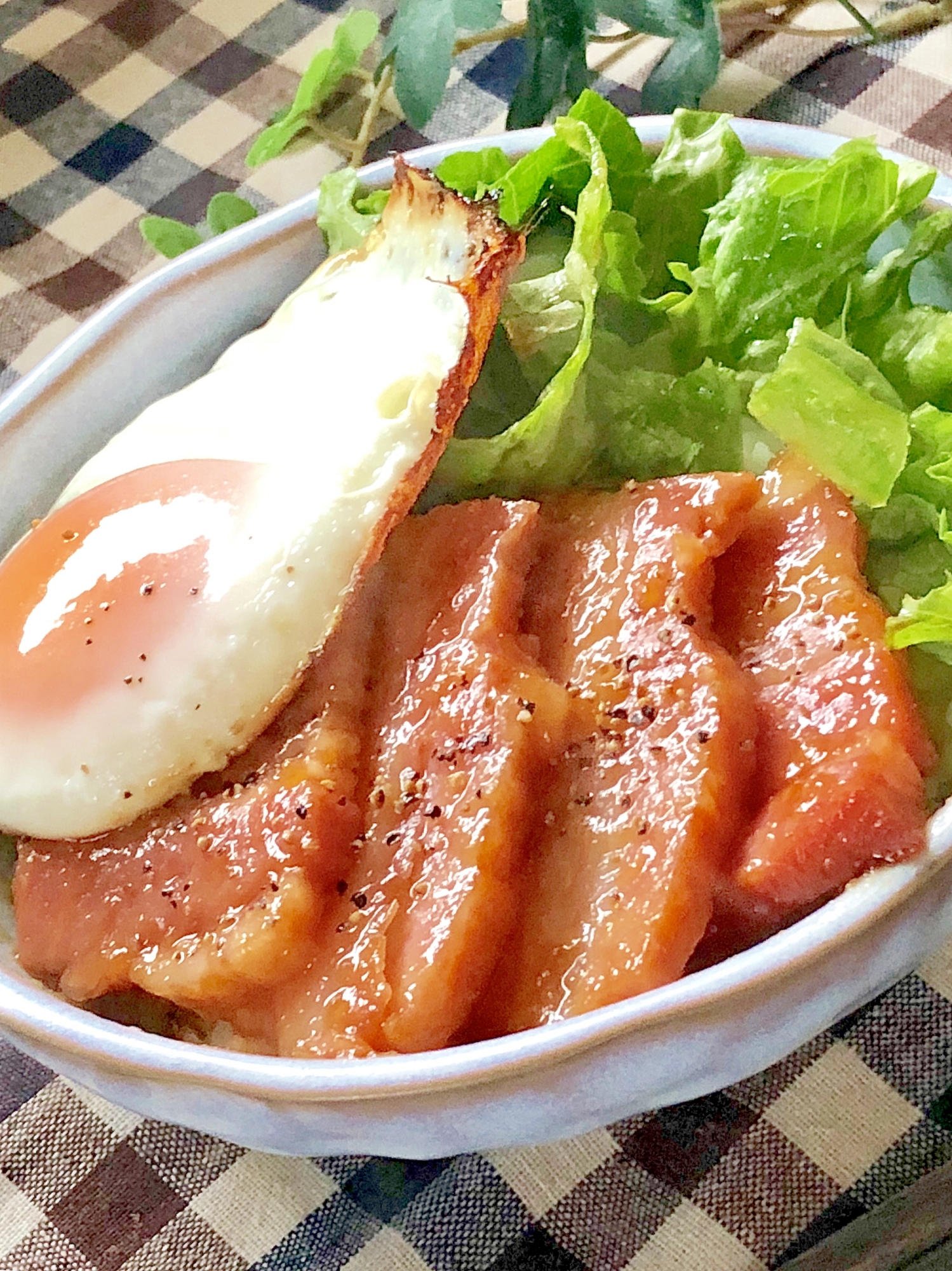 わさびがポイント♫厚切りベーコンのステーキ丼