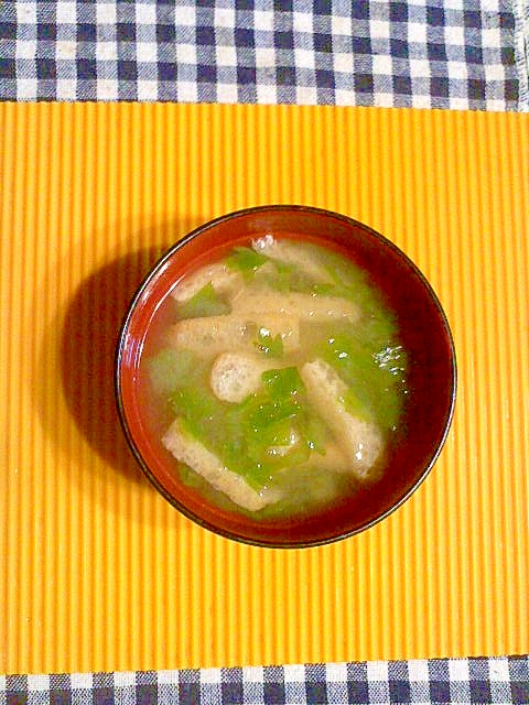 セロリの葉と油揚げの味噌汁♪