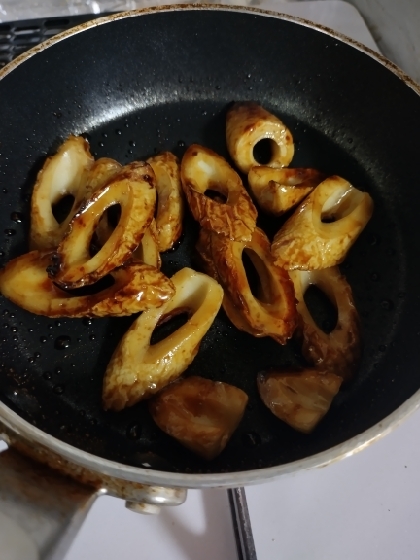 残っていた ちくわ 日本で作りました。
母がお弁当によく入れてくれていたメニューです。
親しくなって作りました。