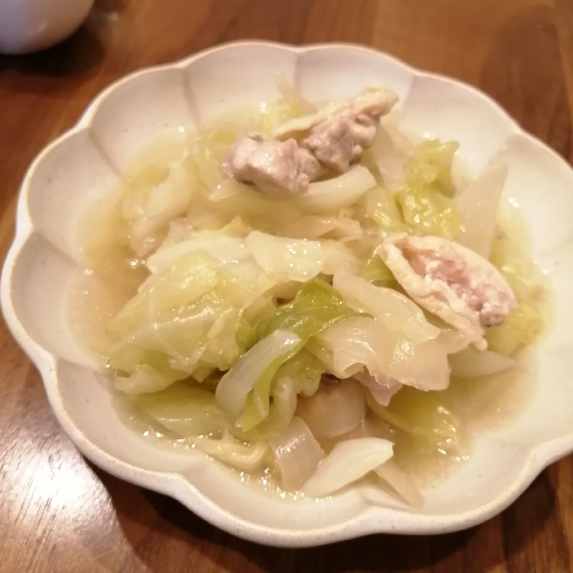 体に優しいキャベツと玉ねぎの甘みたっぷりコンソメ煮