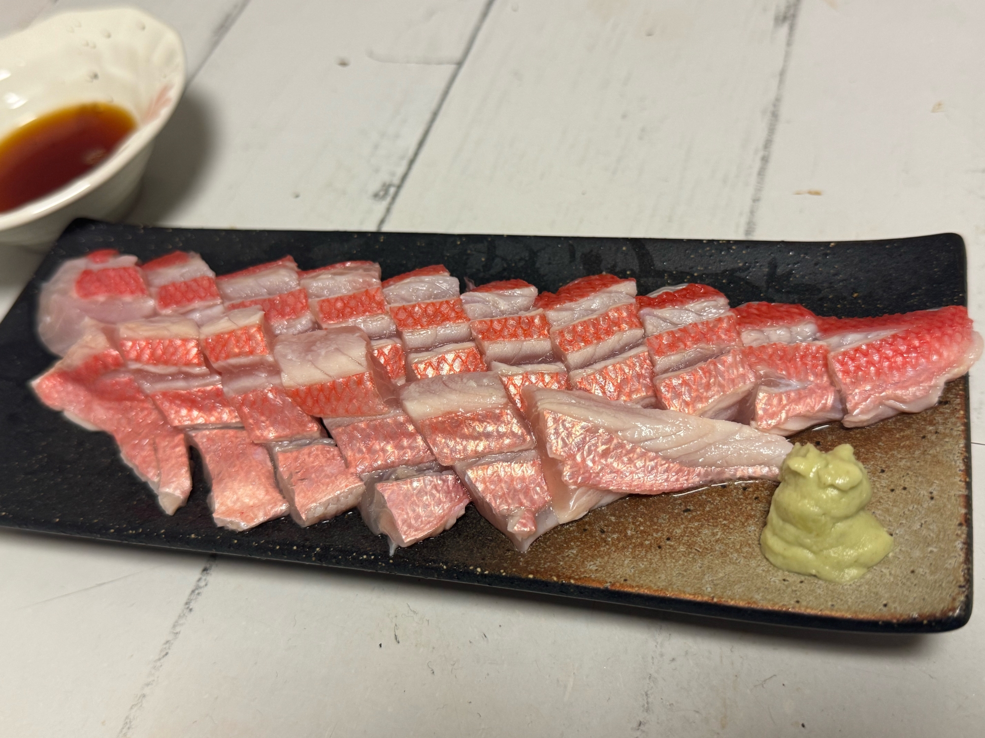 この食べ方が強み！金目鯛の湯引き✠
