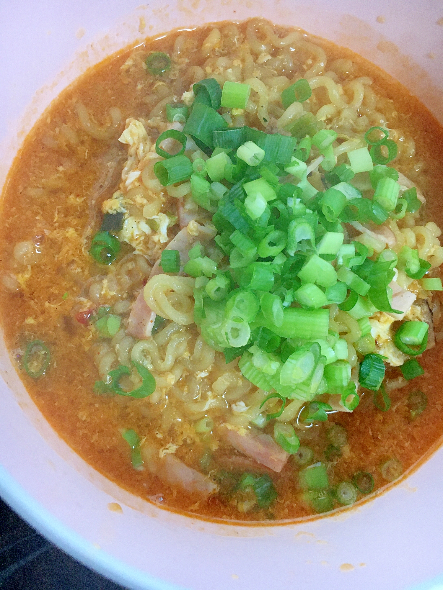 ハムと卵の辛ラーメン