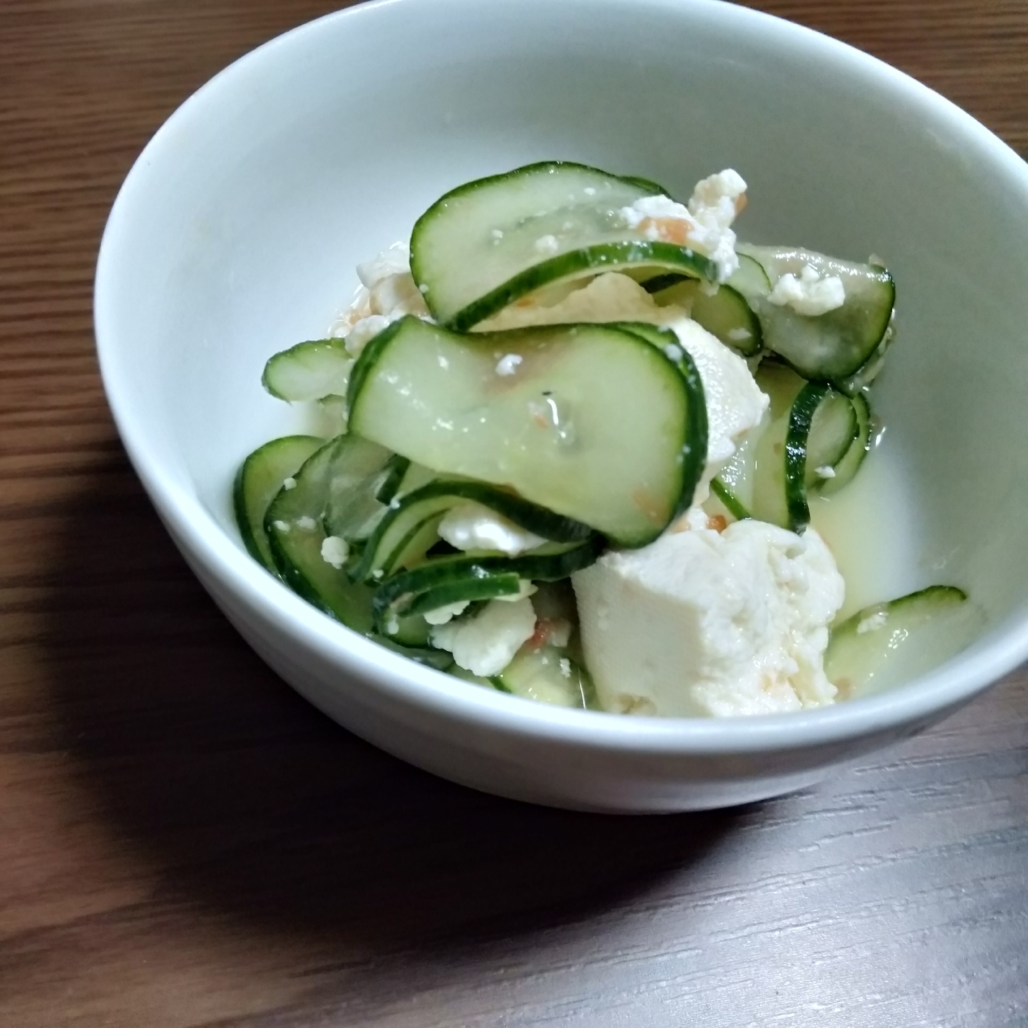 きゅうりと梅の豆腐サラダ