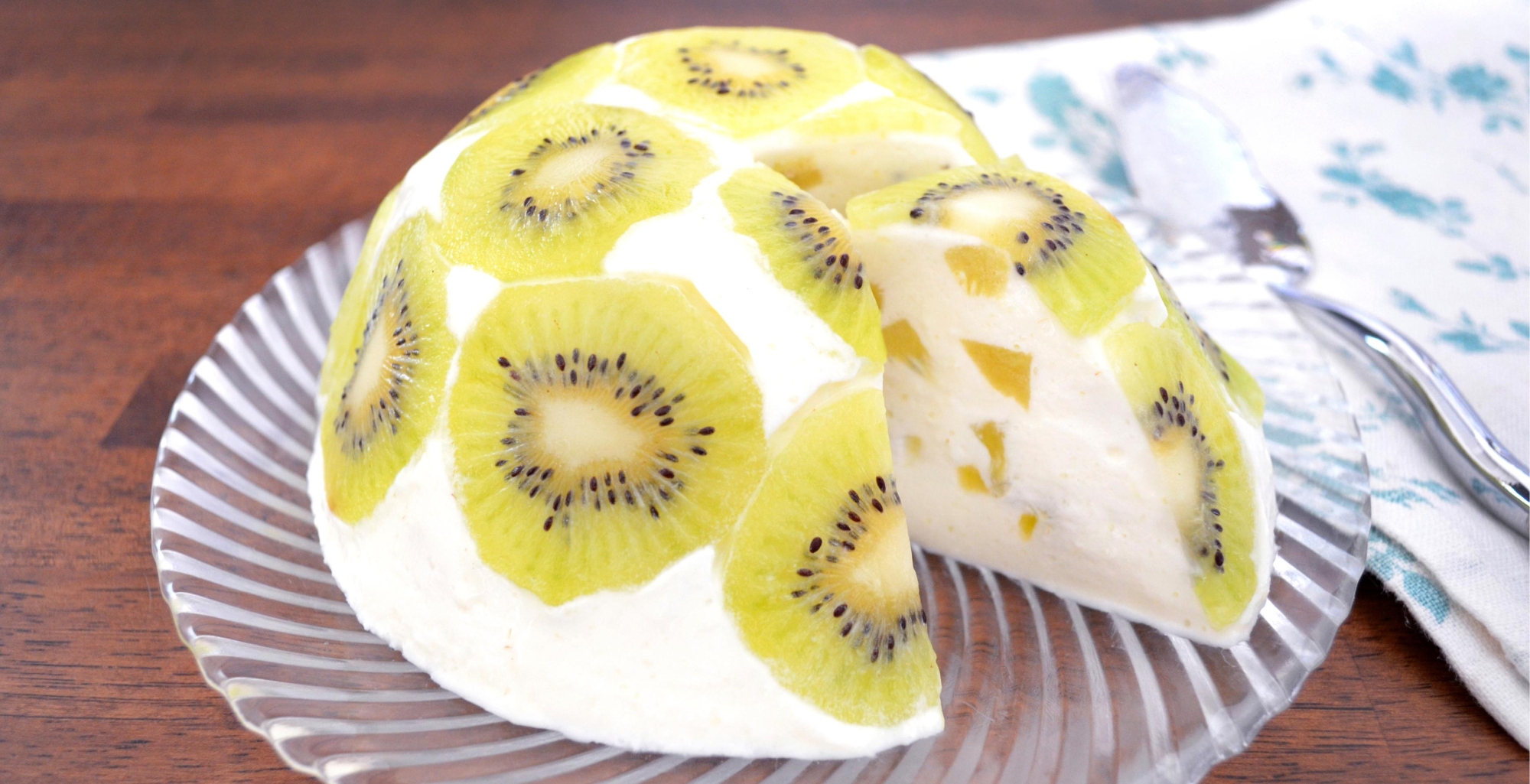 キウイとヨーグルトの冷たいケーキ