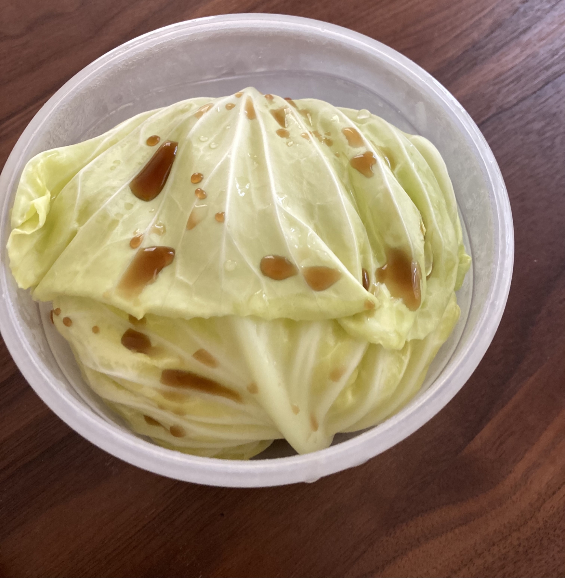 レンジで丸ごと小ぶりキャベツ蒸し！