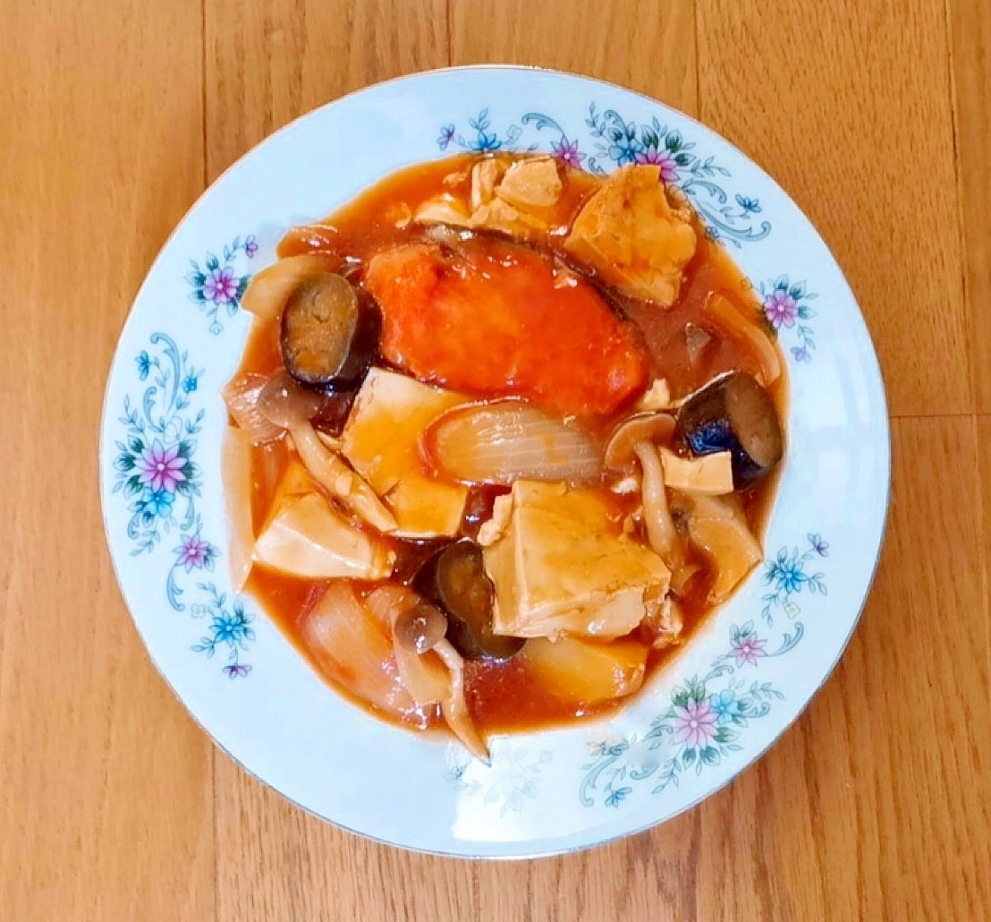 豆腐と鮭のトマト煮