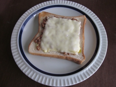 食べてる時納豆がこぼれそうになっちゃうけど、美味しい！です♪