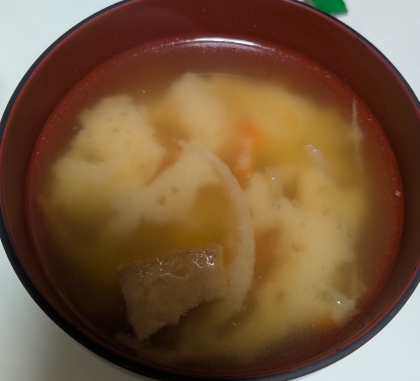玉ねぎと人参と豆腐のお味噌汁