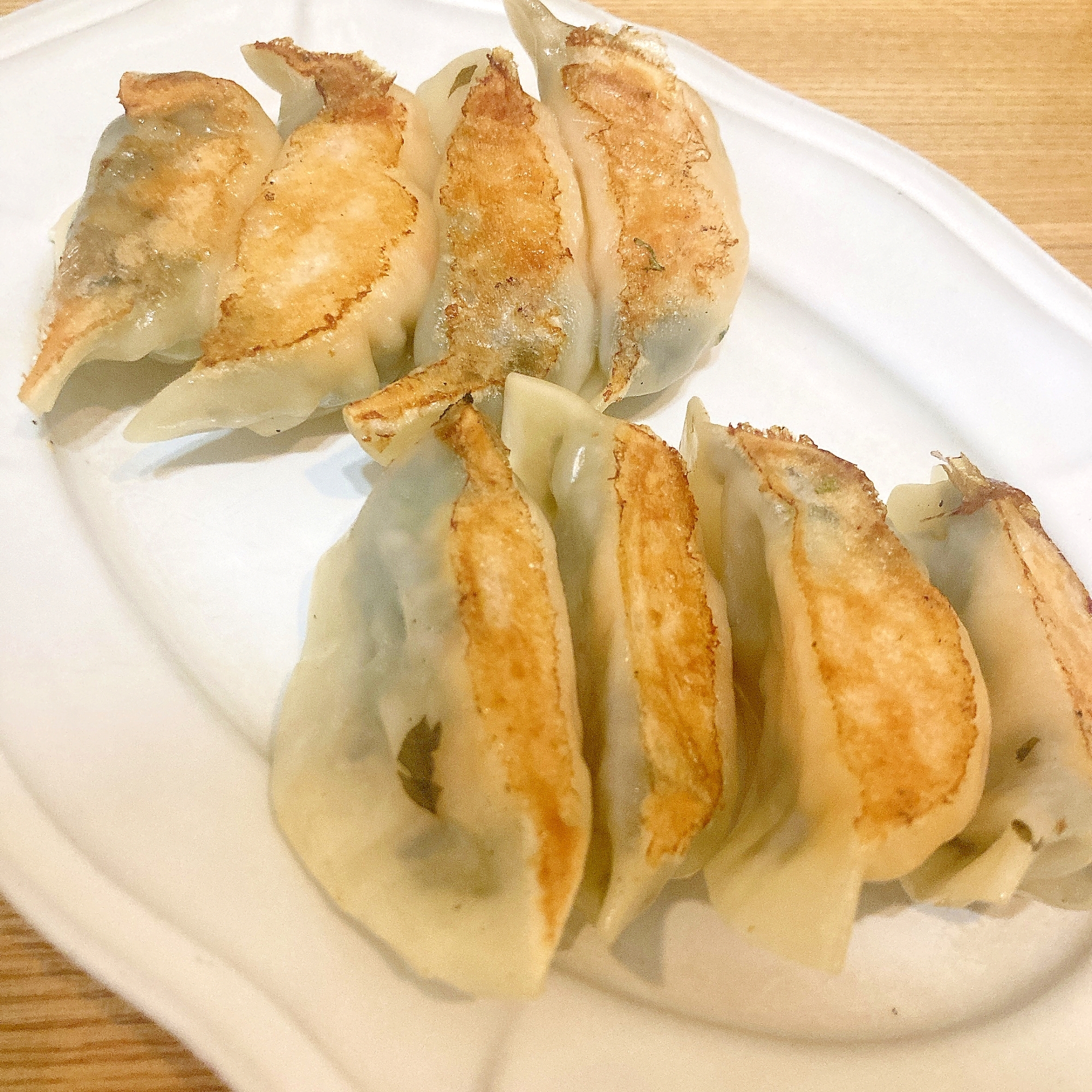 こんがりジューシー！海老と春菊の焼き餃子