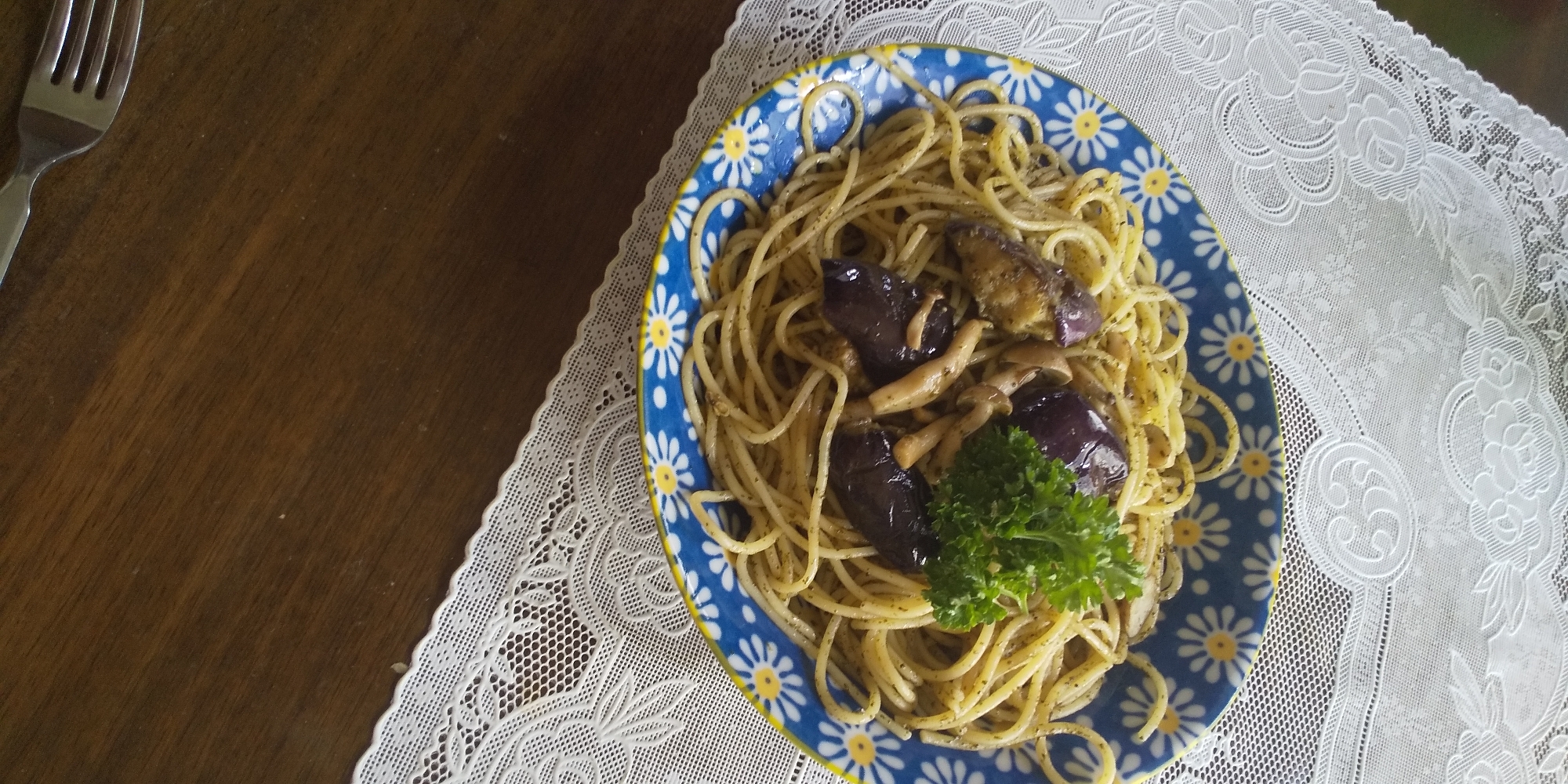 なすとしめじのバジルソースパスタ