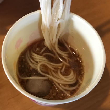 めんつゆのそうめんには飽きていたので、新しい味でそうめんが止まりませんでした！美味しかったです(๑'ڡ'๑)