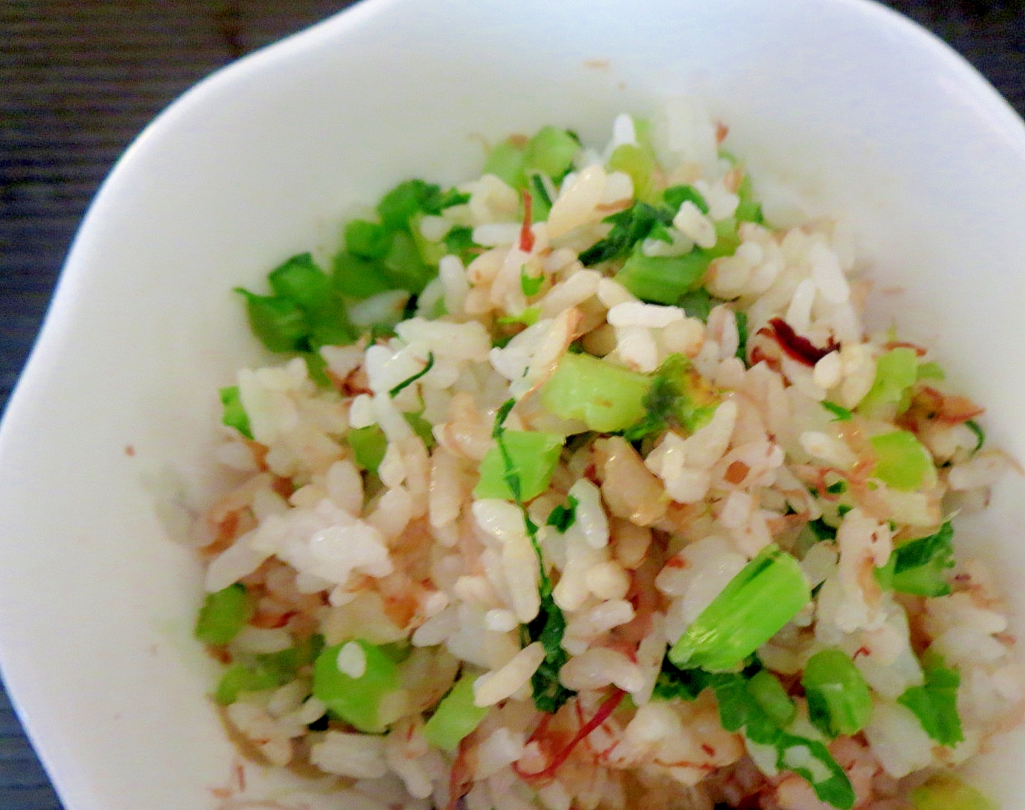 カボス風味が美味しいカブの葉の混ぜご飯