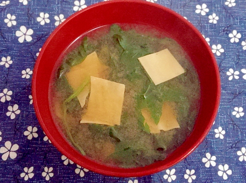 ほうれんそうと湯葉の味噌汁