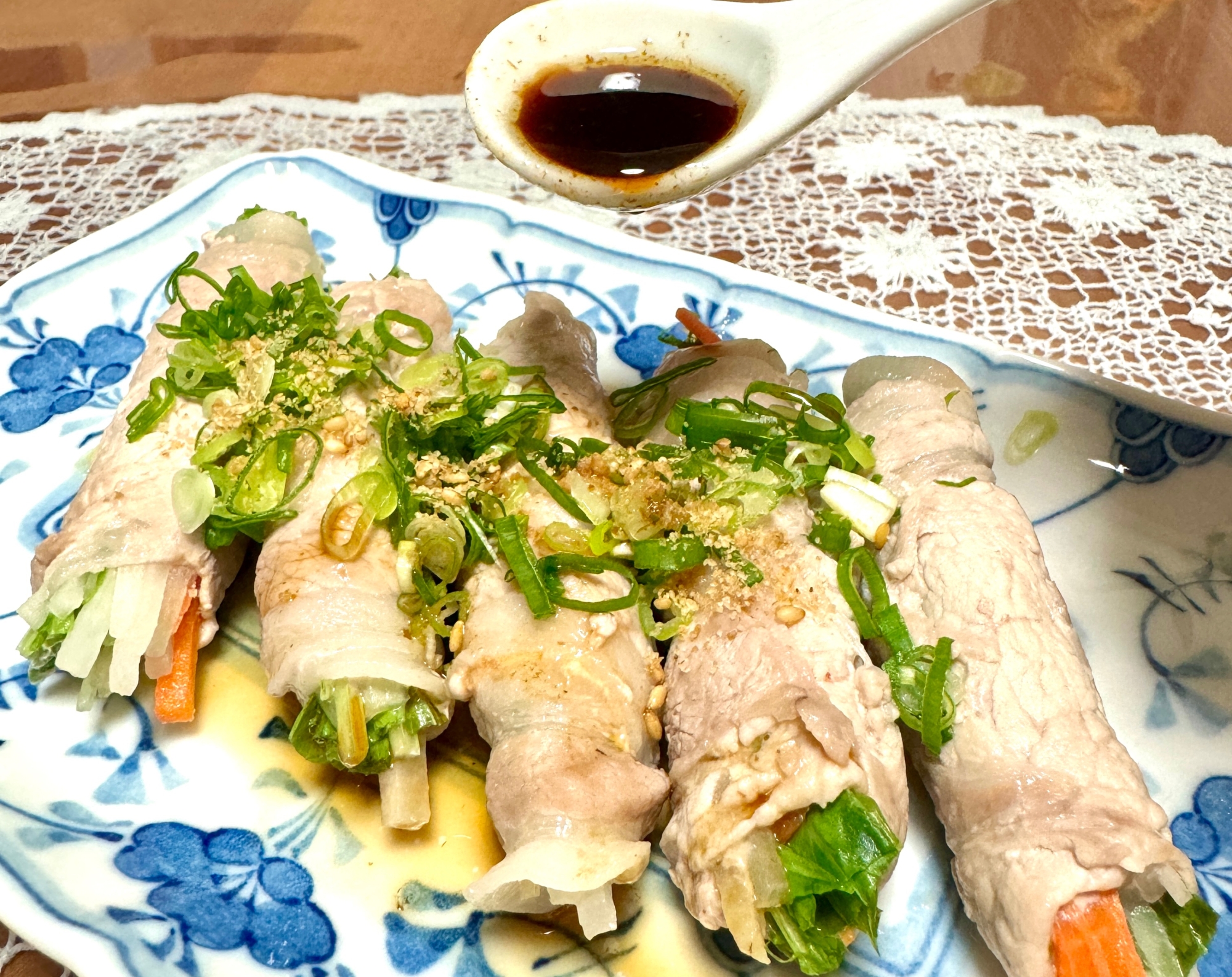 ポン酢で❗️シャキシャキ水菜と大根と人参の☆肉巻き
